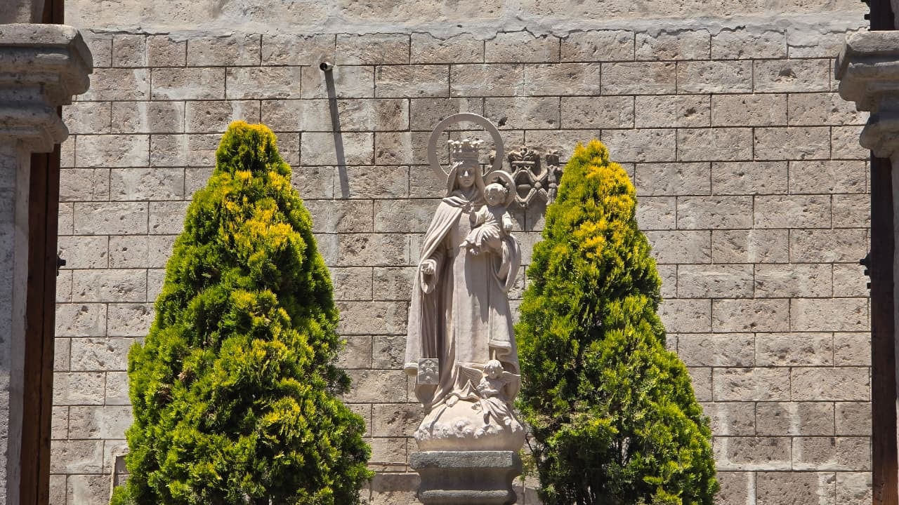 Iglesia de Santa Teresa en Arequipa. (Foto: Yunsu Pariapaza/@photo.gec)
