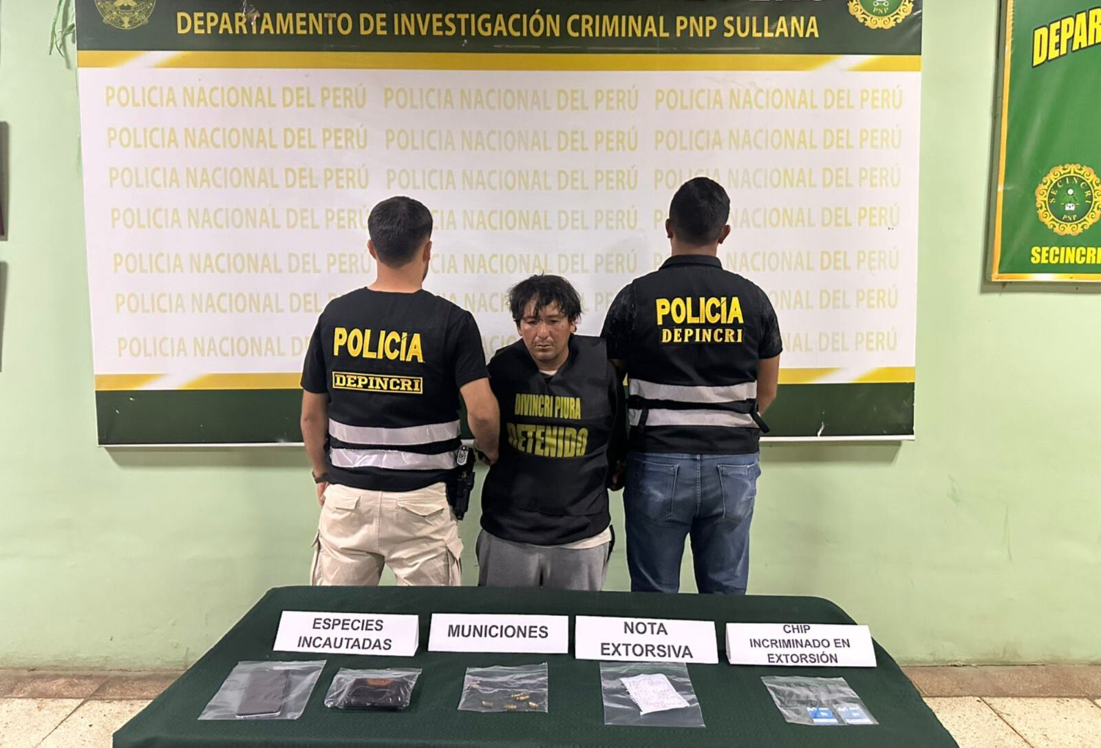 La Policía lo intervino en Villa la Paz. Uno de los números de un chip registraría una denuncia de una agraviada a quien le exigían S/15 mil para no atentar contra su vida y su familia