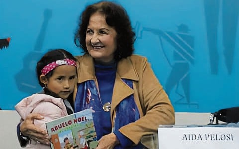Escritora peruana Aida Pelosi Bergna: "Me siento como una niña con los infantes