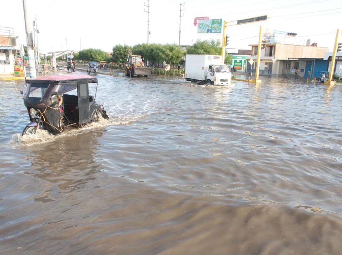 El Colegio de Ingenieros dijo que las obras debieron iniciarse hace algunos meses, y otras avanzan muy lentas. Culparon al MEF por no transferir dinero y a funcionarios de Piura por incapaces