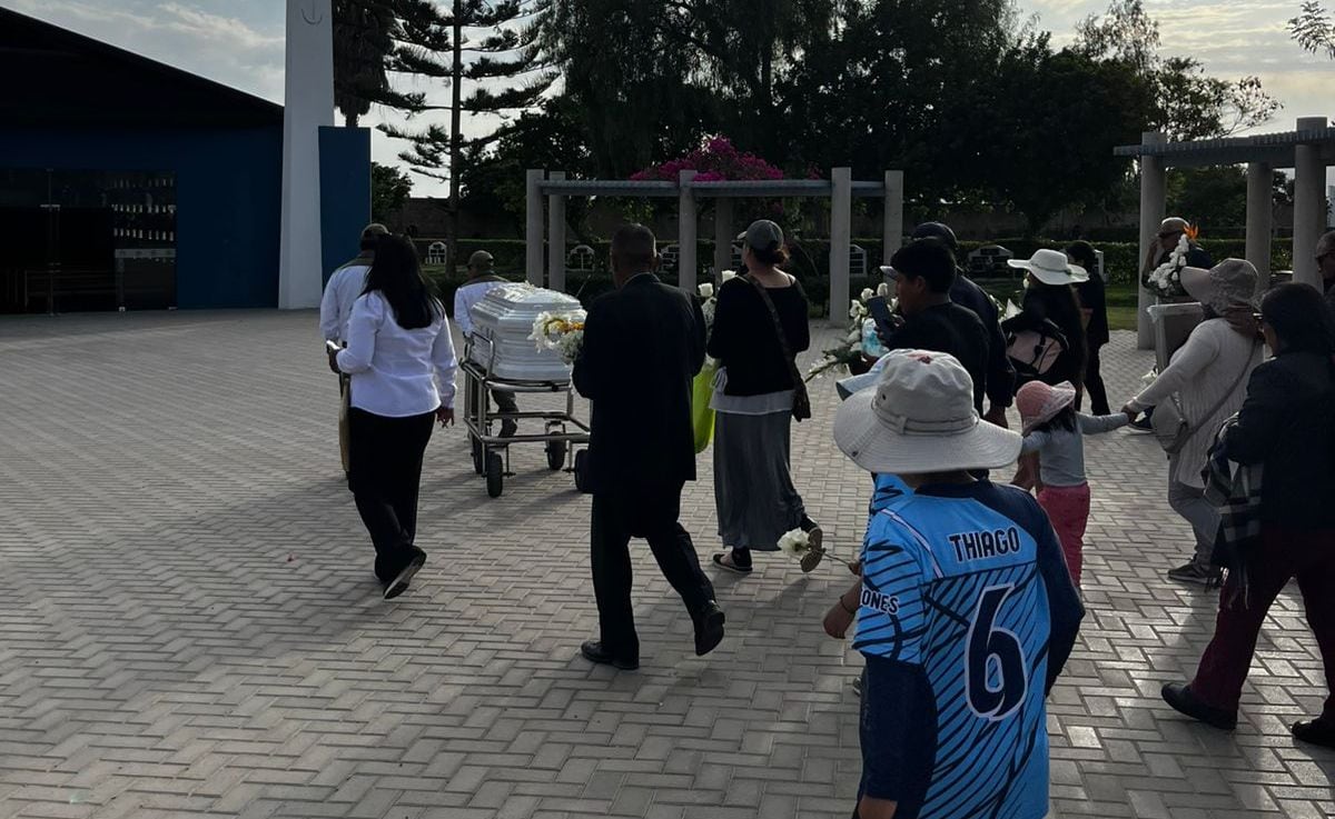 El entierro se realizó en el cementerio Parque del Recuerdo el domingo a las 15 h. (Foto: Difusión)