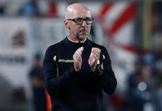 Universitario anuncia salida de Javier Rabanal y designa a Jorge Araujo como técnico interino