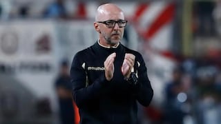 Universitario anuncia salida de Javier Rabanal y designa a Jorge Araujo como técnico interino