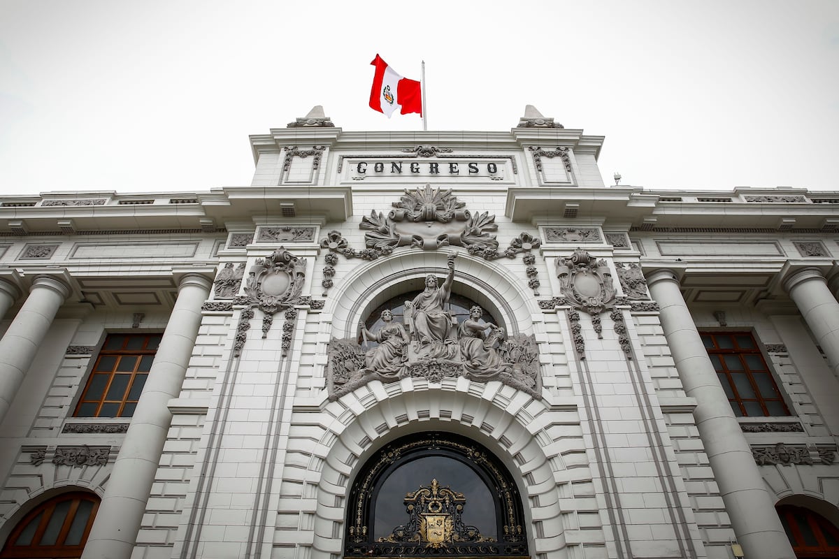 La medida alcanza a los ocho integrantes de las mesas directivas del Senado y la Cámara de Diputados. Antes, el límite era de dos colaboradores por comitiva, según reveló Cuarto Poder. (Foto: Congreso)