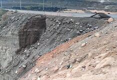 Vía Arequipa - La Joya a punto de colapsar por intensas lluvias