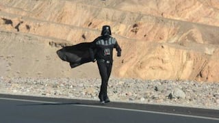 Corre vestido de 'Darth Vader' para lograr récord Guinness (VIDEO)