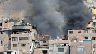 El Agustino: reportan gran incendio en vivienda y peligran casas aledañas (VIDEO)