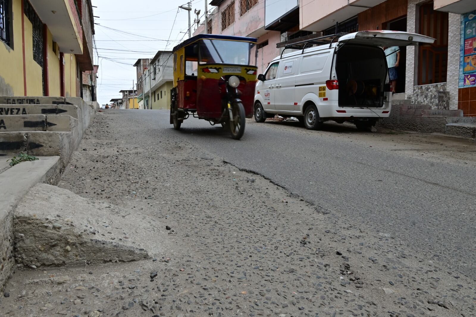 Pistas y veredas en Pachitea