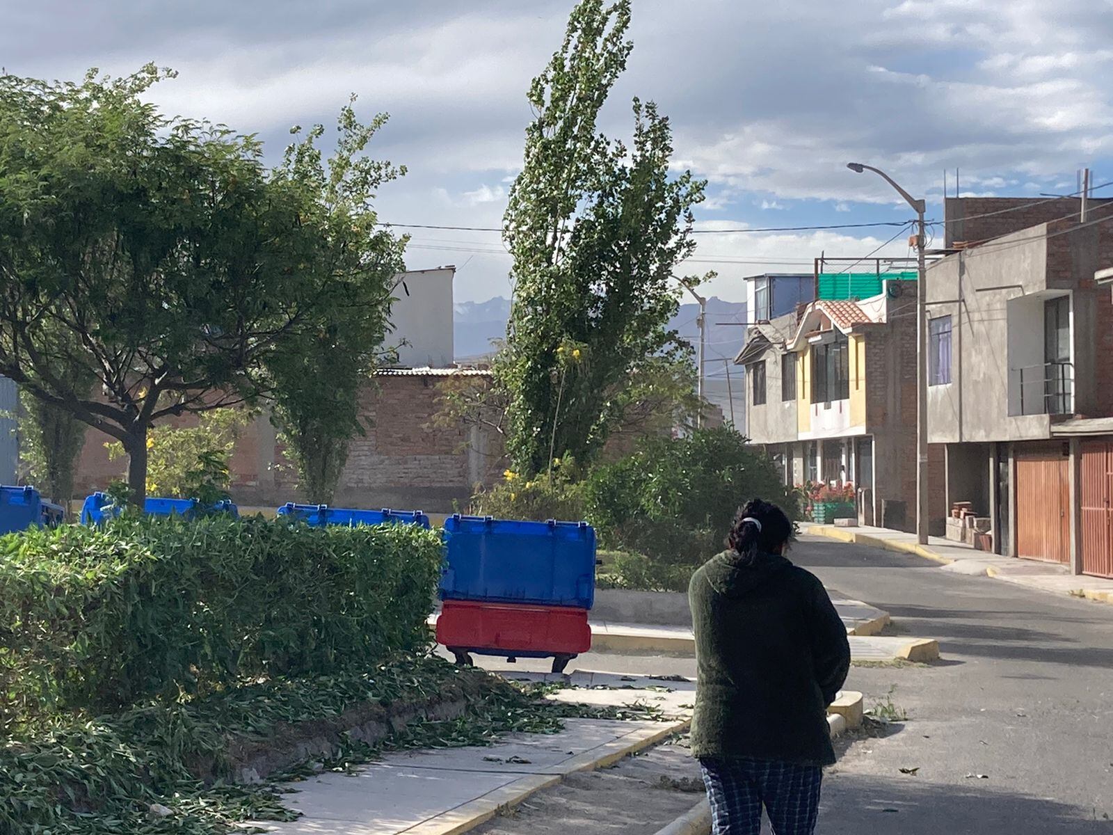 Pobladores fueron sorprendidos por fuertes vientos en Arequipa. (Foto: Correo)
