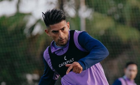 Padre de Zambrano sobre denuncia por presunto abuso sexual contra su hijo: “Lo va a manejar con sus abogados” (VIDEO)