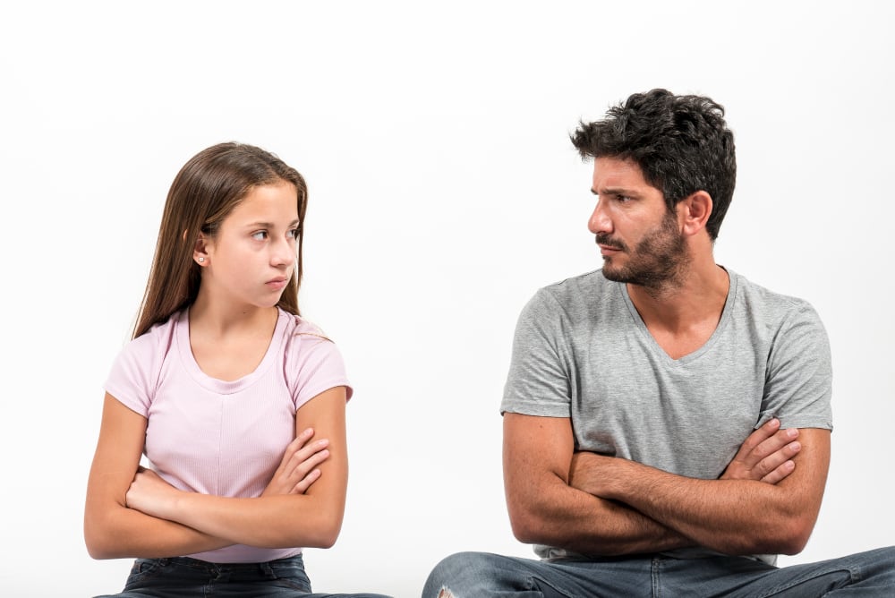 Psicoterapeuta explica que escuchar y validar emociones es clave para fortalecer la relación con los hijos.