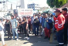 Colegio José Gálvez en Arequipa: Padres y obreros exigen reanudación de obra paralizada (VIDEO)