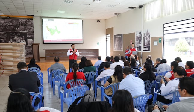 Los directores de las 15 UGEL de la región se reunieron para evaluar escenarios de riesgo y definir acciones de prevención y respuesta.