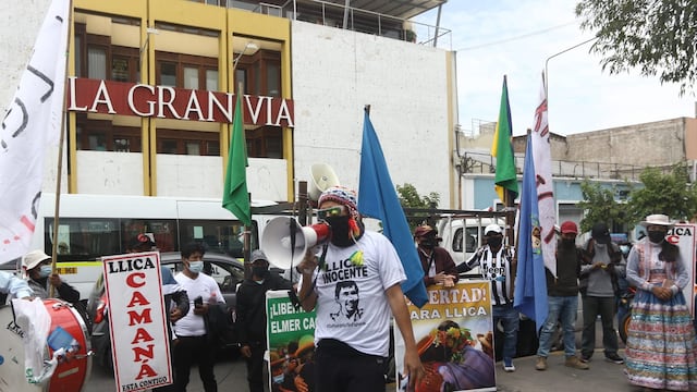 Portátil de Elmer Cáceres Llica exige su liberación afuera del Poder Judicial