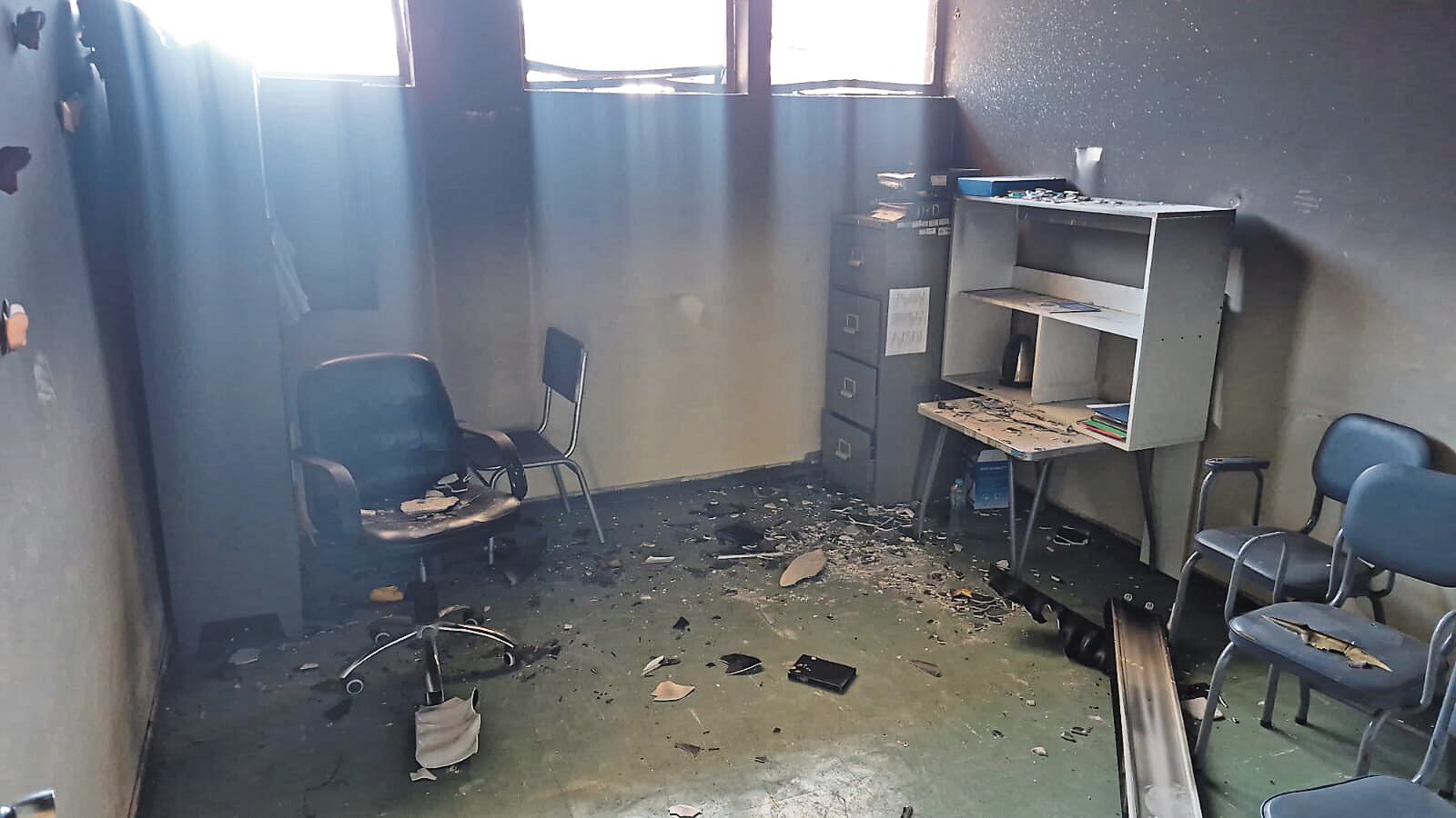 El área de Psiquiatría se quedó sin servicio eléctrico, tras incendio en el hospital Honorio Delgado (Foto: GEC)