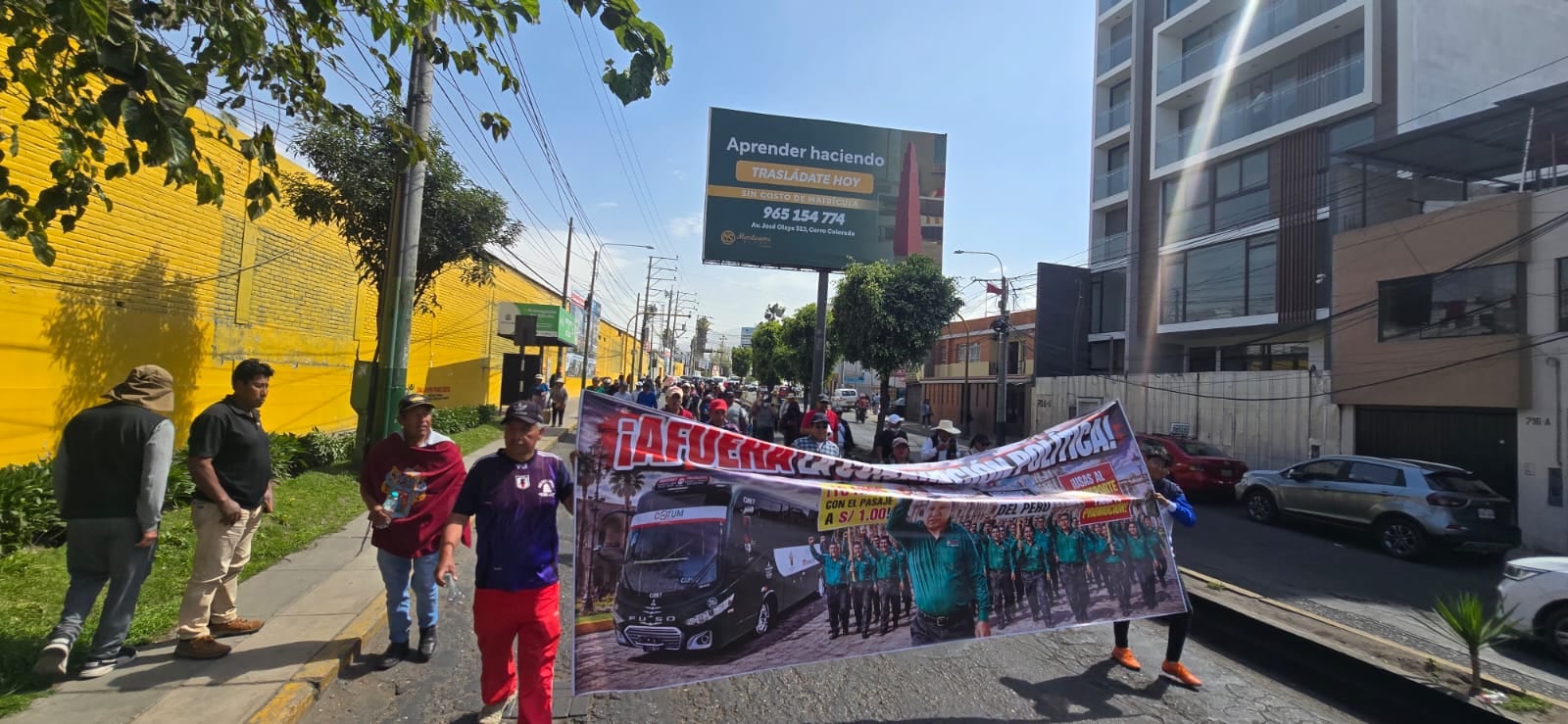 Transportistas se movilizaron por las calles y dejaron de prestar el servicio (Foto: Omar Cruz/@photo.gec)