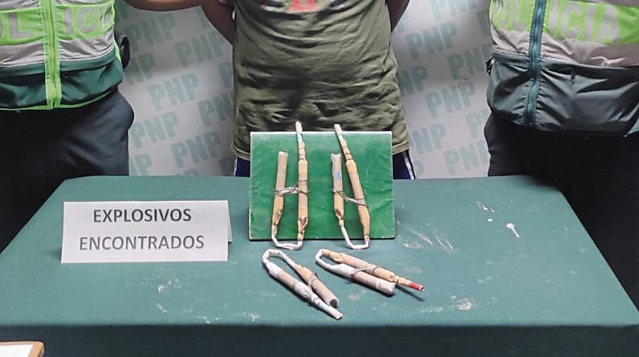 Dentro de una bolsa negra se halló cuatro artefactos explosivos de dos cuerpos. (Foto: Difusión)