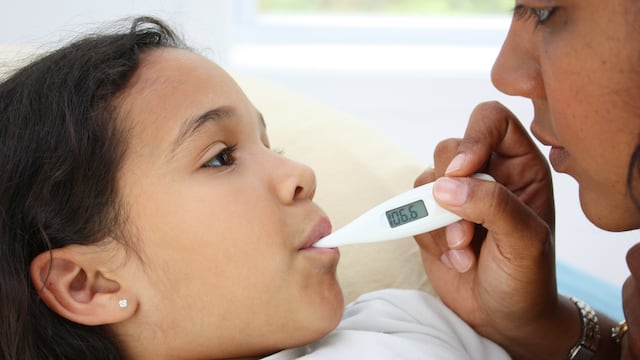 Invierno 2022: ¿Cómo puedo diferenciar los síntomas del resfriado o alergia en mi hijo?