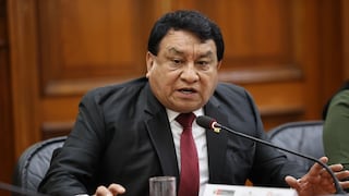 José Luna propone recortar en 50% los sueldos del Congreso y aplicar una ley de austeridad