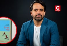 Santiago Toral Reyes presentó sus dos primeras novelas en el stand de Ecuador en la FIL Lima 2026