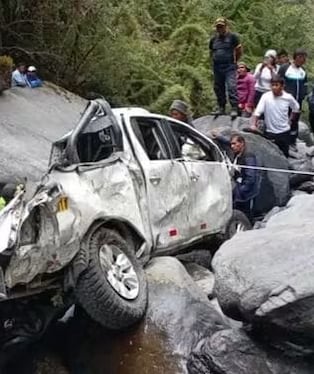 Ricardo Quispe Calizaya viajaba hacia Juliaca cuando su camioneta se despistó y cayó al río Miraflores. Su cuerpo fue hallado la mañana de este viernes, mientras las autoridades investigan las causas del accidente.