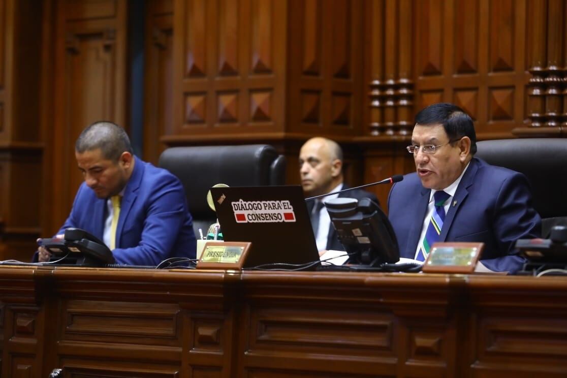 Estas denuncias fueron declaradas procedentes en un extremo por la Subcomisión de Acusaciones Constitucionales.