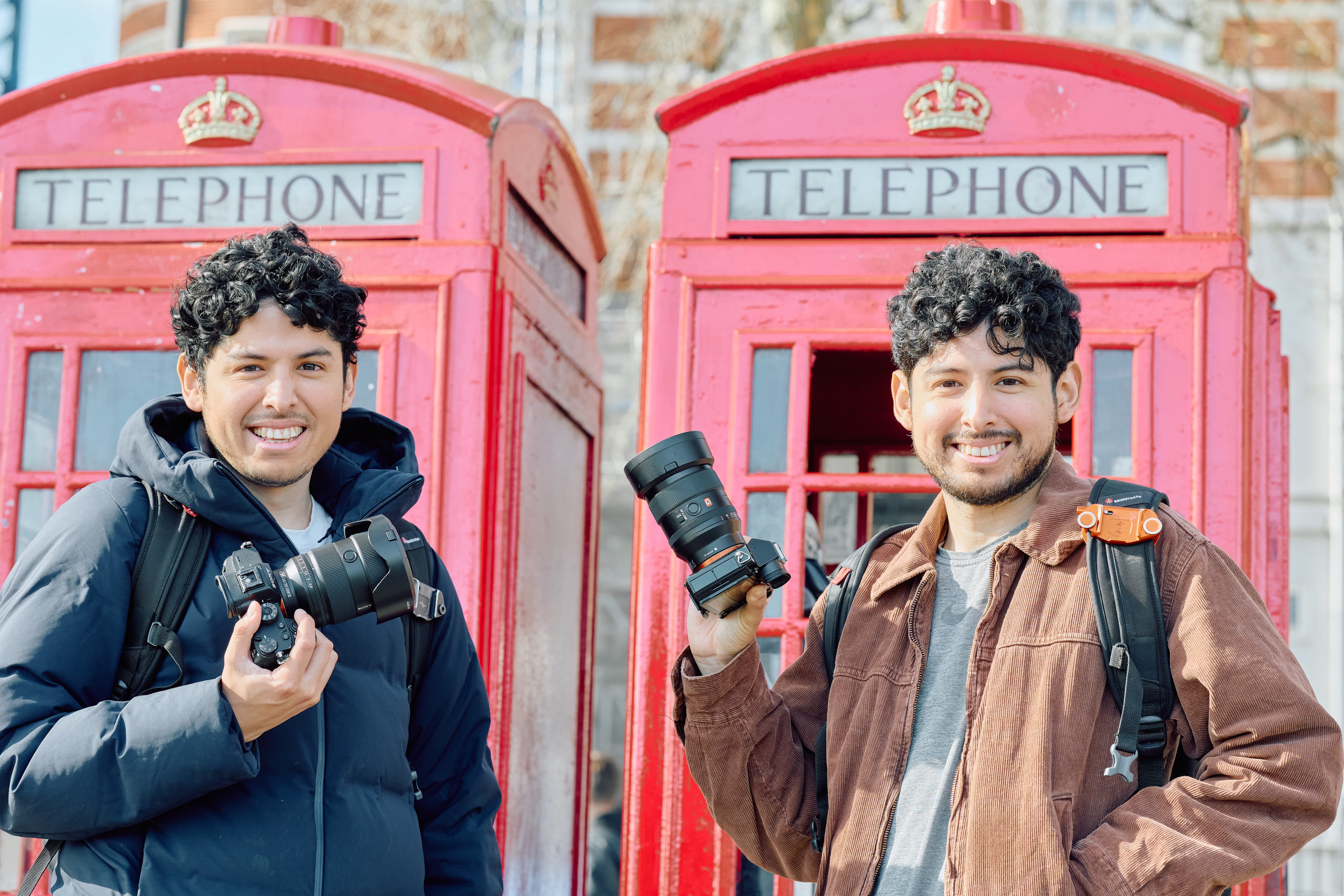 Los diseñadores gráficos peruanos han desarrollado un modelo que integra fotografía urbana, comunidad creativa y oportunidades para artistas emergentes en ciudades europeas.