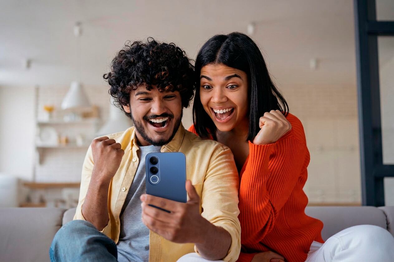 Los dispositivos móviles se han convertido en una herramienta esencial para los aficionados que buscan consultar marcadores, recibir alertas y acceder a estadísticas detalladas durante el Mundial.