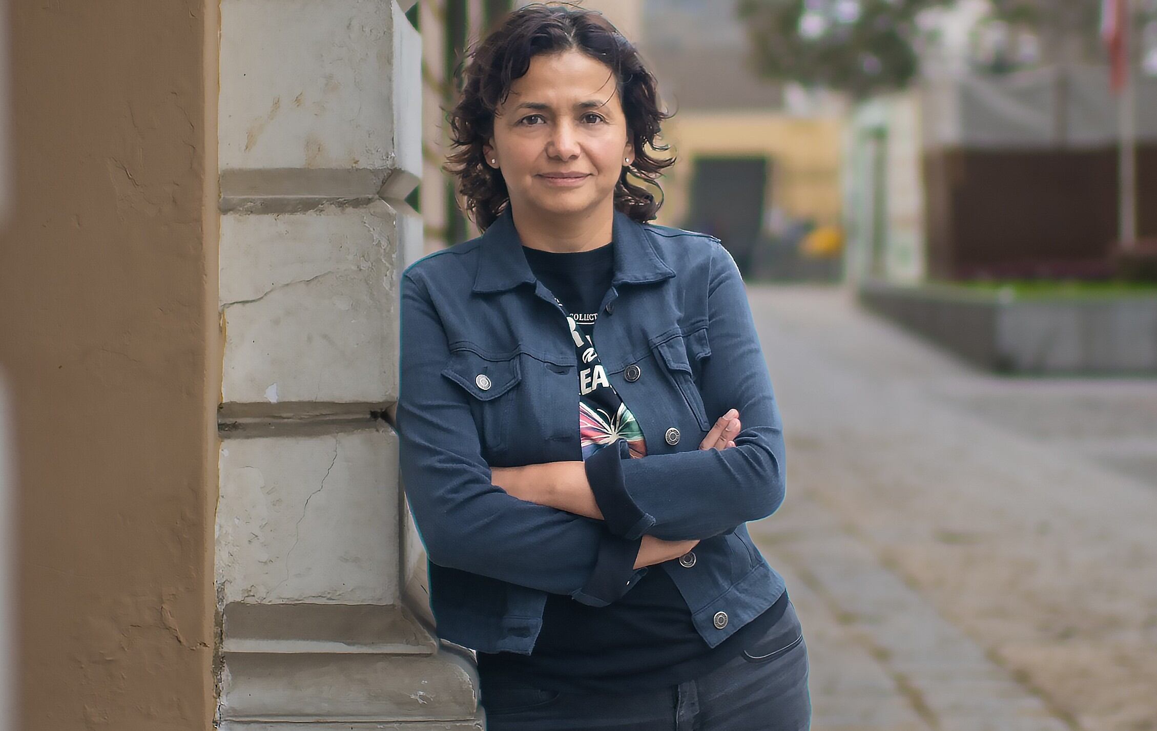 "Palabras LLanas" es el primer poemario de Diana Arenas, que presenta este 2025. Foto Cortesía: Liliana Beraún.