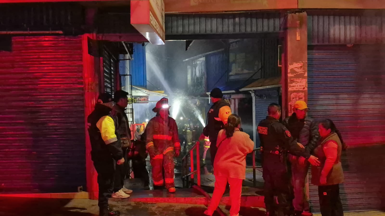 Arequipa: incendio destruyó tiendas construidas en zona prohibida entre Edypime y Don Manuel (Foto: Pedro Torres/@photo.gec)