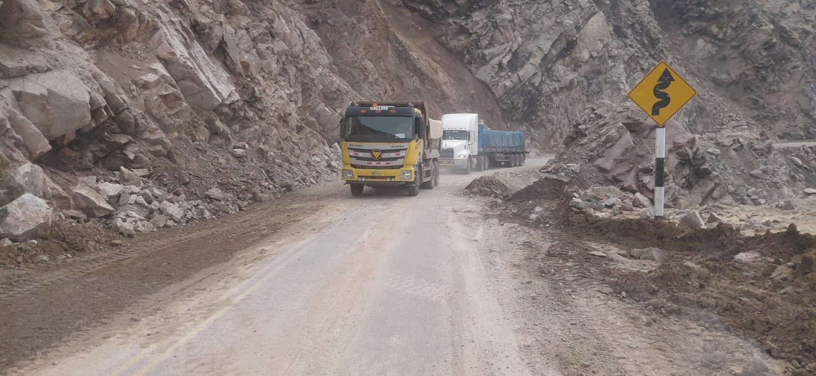 Tránsito restringido en La Panchada, en la Panamericana Sur, en Arequipa. Foto: Provías Nacional.