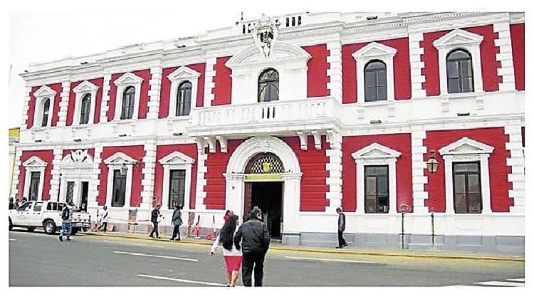 Regidor Jorge Vásquez señaló que son responsables en gran medida de que solo se haya ejecutado el 50% del presupuesto para obras en 2025.