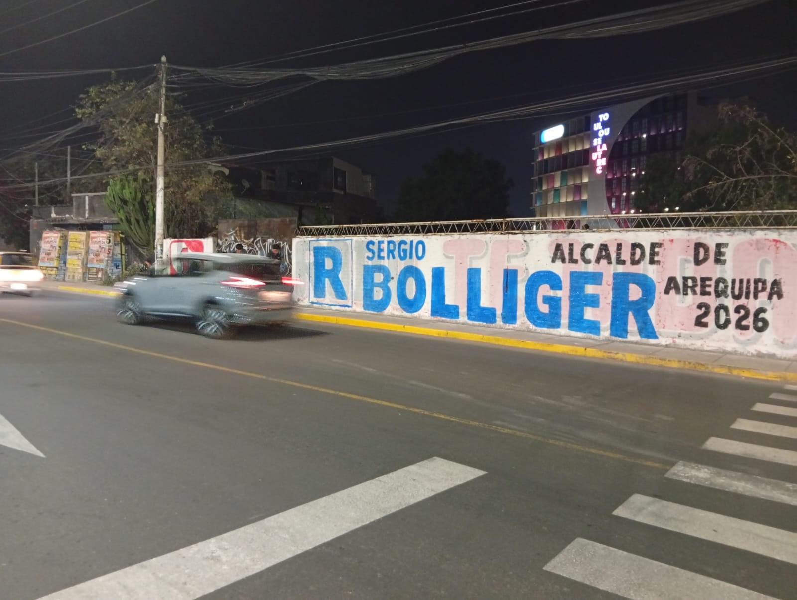 Aparecen pintas de la candidatura de Sergio Bolliger.
