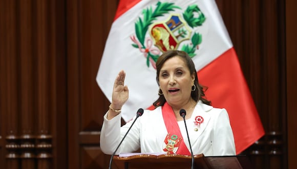 La presidenta de la República, Dina Boluarte Zegarra, se presentó ante el Congreso para ofrecer un discurso que se extendió por más de tres horas.