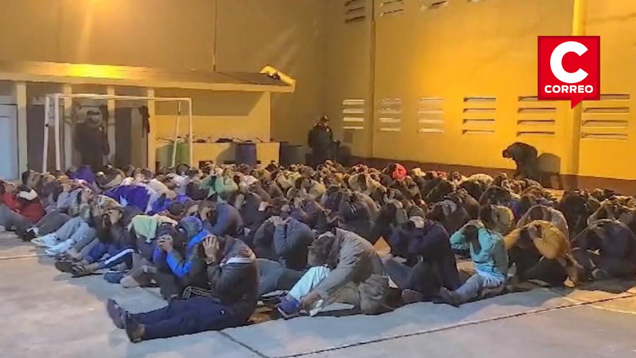 Encuentran armas punzocortantes durante operativo a penales en Puno.
