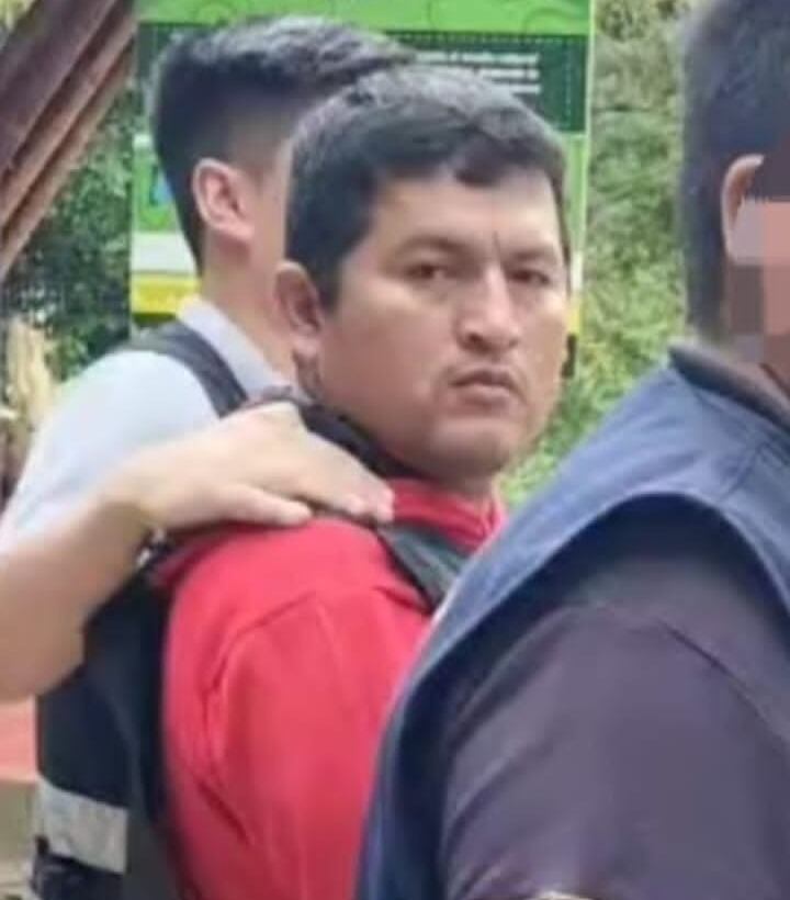 Taxista está metido en el cuento hasta el cogote