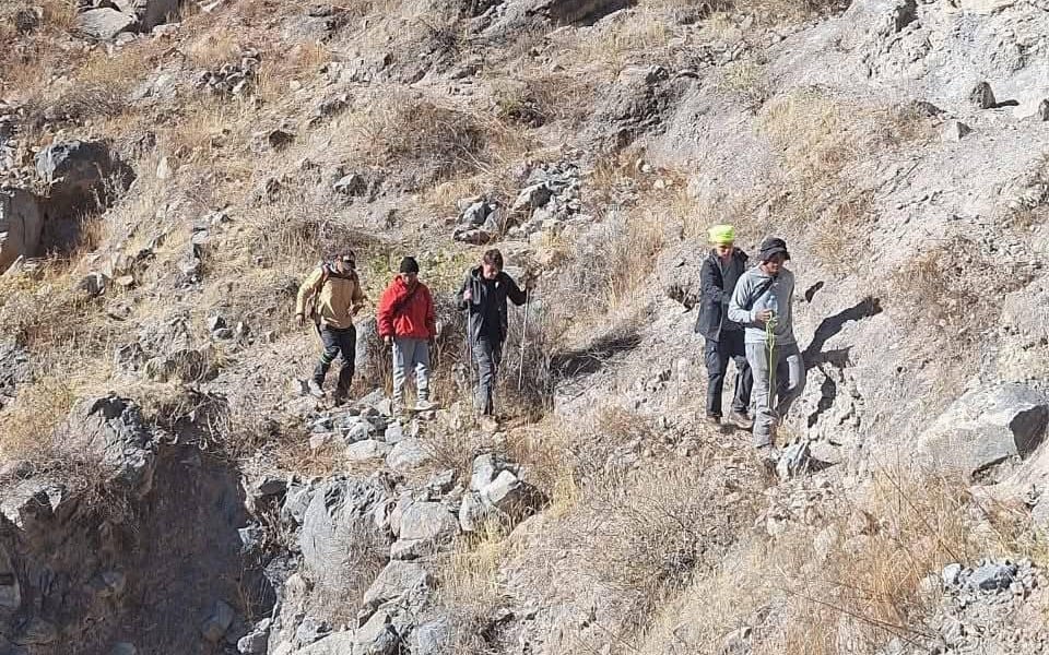 Rescatan con vida a dos turistas franceses extraviados en el valle del Colca. Foto: PNP.