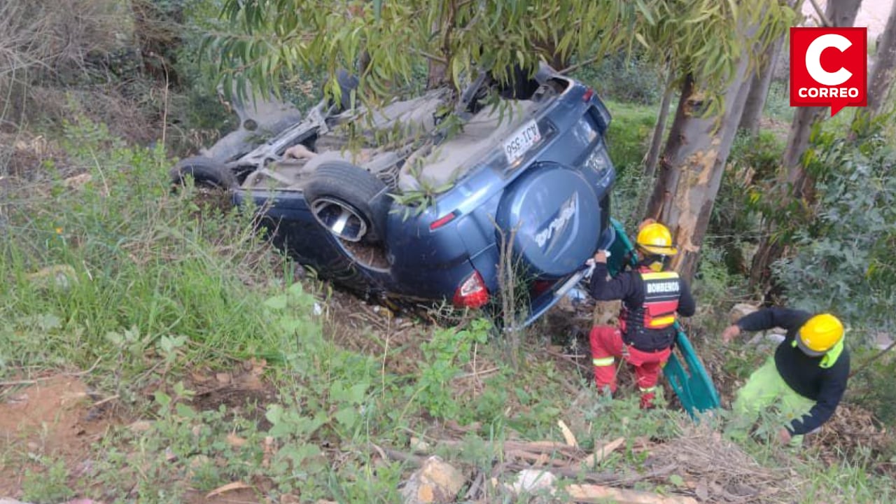 Vuelco en la 'Curva del Diablo': dos familias, un carro y la curva con actitud propia