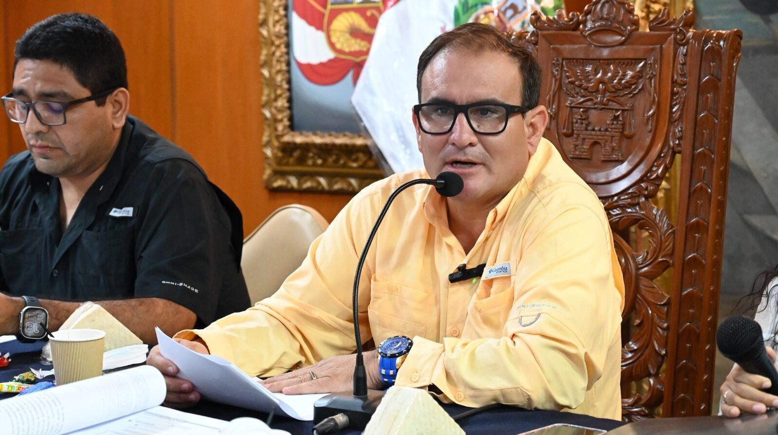 Apenas tres concejales de oposición votaron a favor de la vacancia del burgomaestre Gabriel Madrid.