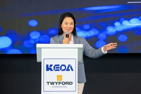 Keiko Fujimori destaca inversión de US$130 millones en planta de vidrio en Cañete