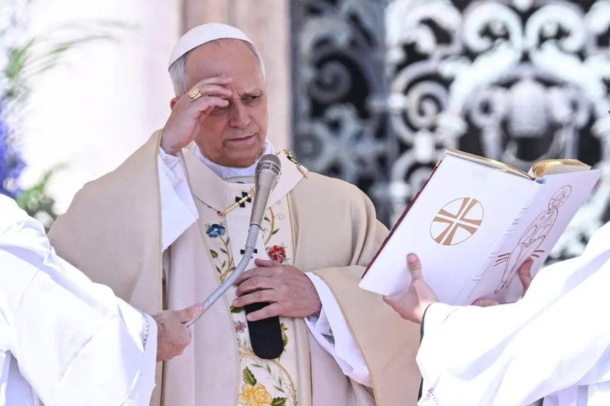Durante la bendición Urbi et Orbi en el Vaticano, el sumo pontífice alertó sobre la normalización de la violencia en medio de conflictos en Oriente Medio. (Foto: EFE/EPA/Riccardo Antimiani)