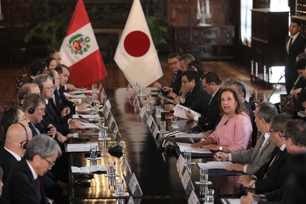 Según el canciller, la implementación de esta decisión podría tardar un par de meses debido a los ajustes necesarios en los sistemas administrativos y migratorios de Japón, conocidos por su alta eficiencia.