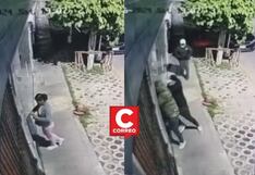 Cámara de seguridad graba asalto de marcas a una comerciante en Arequipa