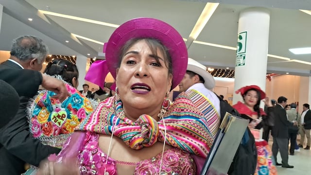 Martina de Los Andes canta: “Santiaguero no me pegues, no me mates”