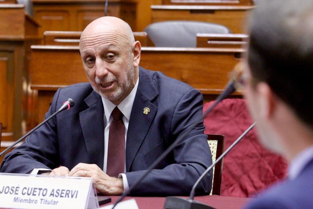 El congresista José Cueto (Honor y Democracia) consideró que si la ley lo permite y Fujimori está habilitado para postular como cualquier ciudadano, entonces que lo haga. (Foto: Congreso)