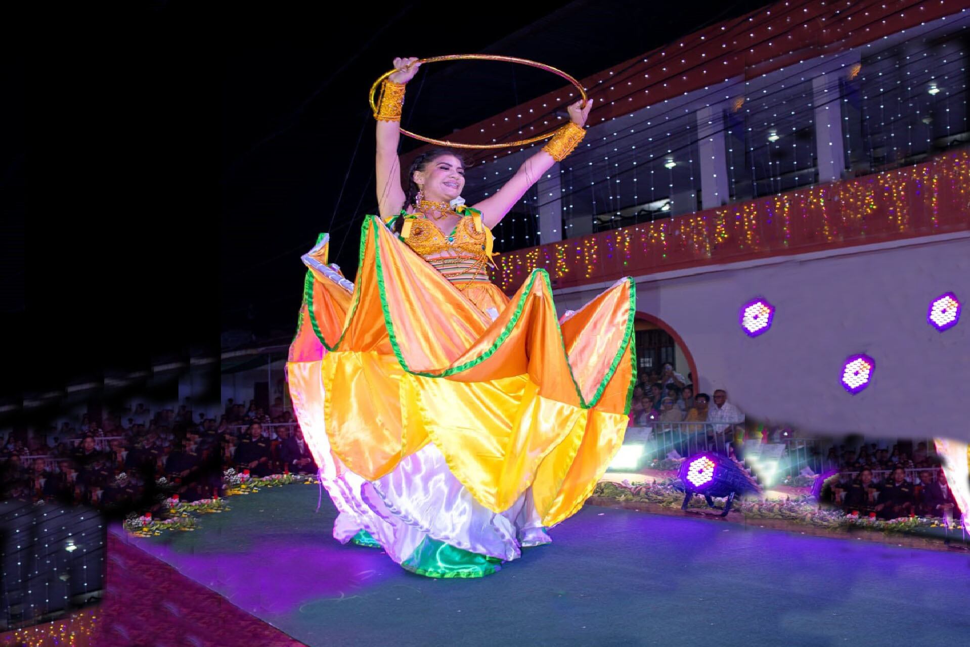En la elección lució un majestuoso traje de fantasía con toda la identidad cultural.