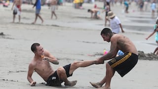 Chorrillos: Familias pasan fin de semana en la playa Agua Dulce (FOTOS)