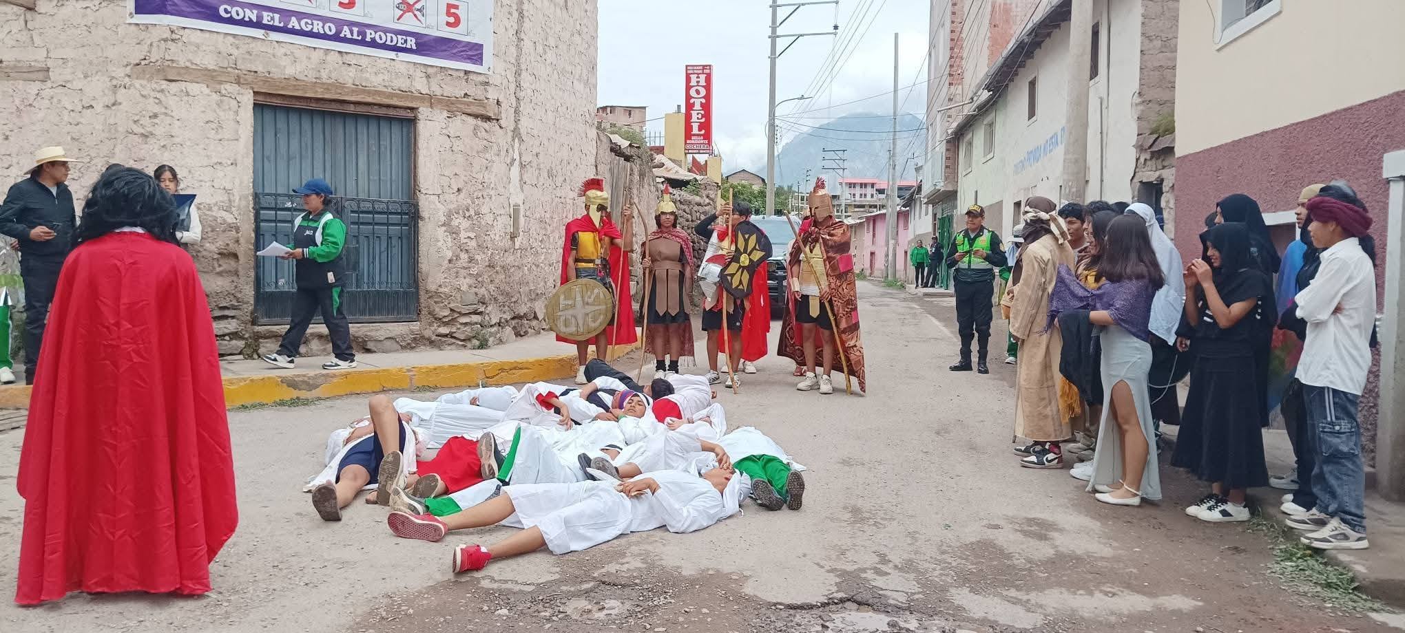 Estudiantes escenifican la pasión de Cristo en Cotahuasi, La Unión (Foto: La Voz Pública)