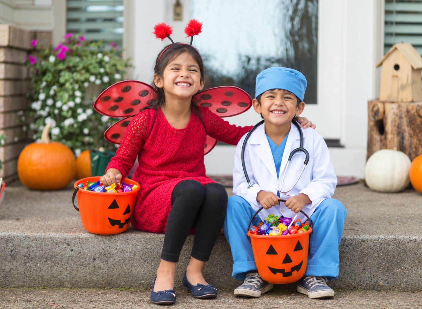 Gomitas, toffees, caramelos duros, dulces ácidos y gaseosas pueden favorecer la aparición de caries y el desgaste del esmalte dental. En Perú, nueve de cada diez escolares presentan esta enfermedad, según cifras difundidas por el Ministerio de Salud.