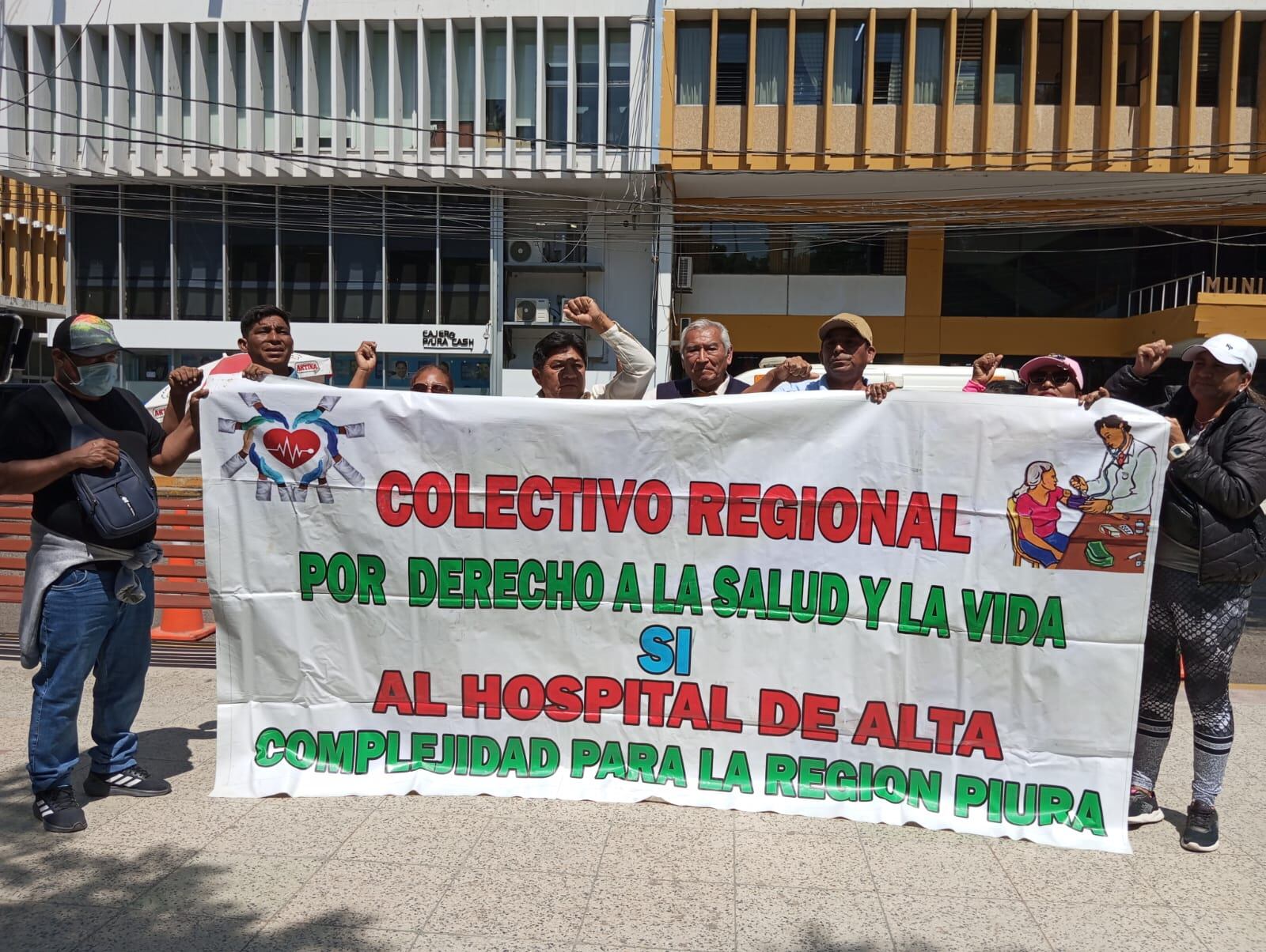 También declaran como personas no gratas a los alcaldes de los distritos de Castilla y Veintiséis de Octubre, así como al gobernador y a los congresistas